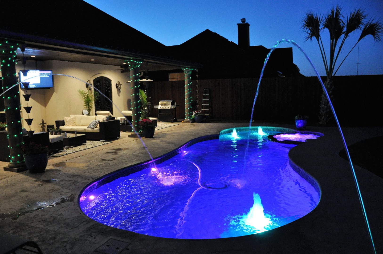 Fiberglass Swimming pool Builder Michigan