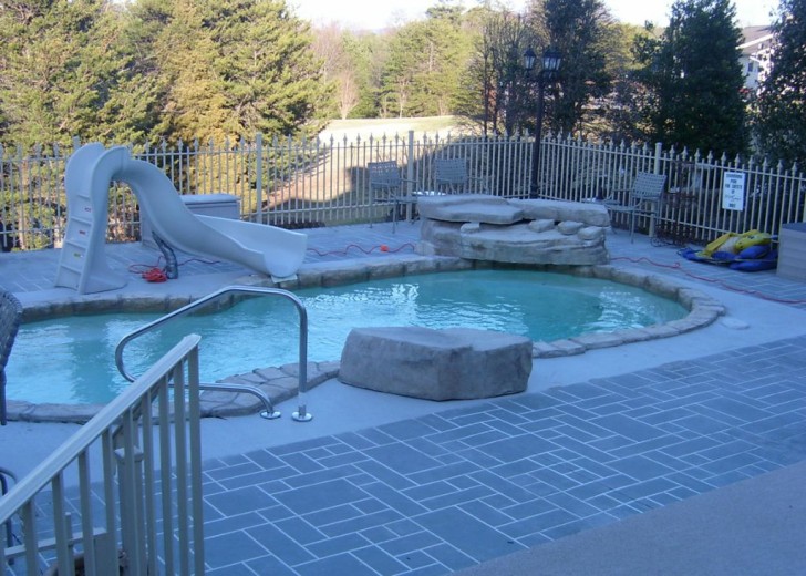 in ground swimming pool builder Michigan Clarkston, Milford, Fenton, Oxford, Lansing, Shelby Mi. inground Swimming pool Installation Clarkston Michigan Swimming Pool Sale www.bhpomi.com 16 - blue hawaiian pools of michigan sea swirl pool 9b