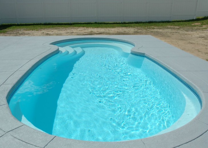 in ground swimming pool builder Michigan Clarkston, Milford, Fenton, Oxford, Lansing, Shelby Mi. inground Swimming pool Installation Clarkston Michigan Swimming Pool Sale www.bhpomi.com 16 - blue hawaiian pools of michigan sea swirl pool 13b