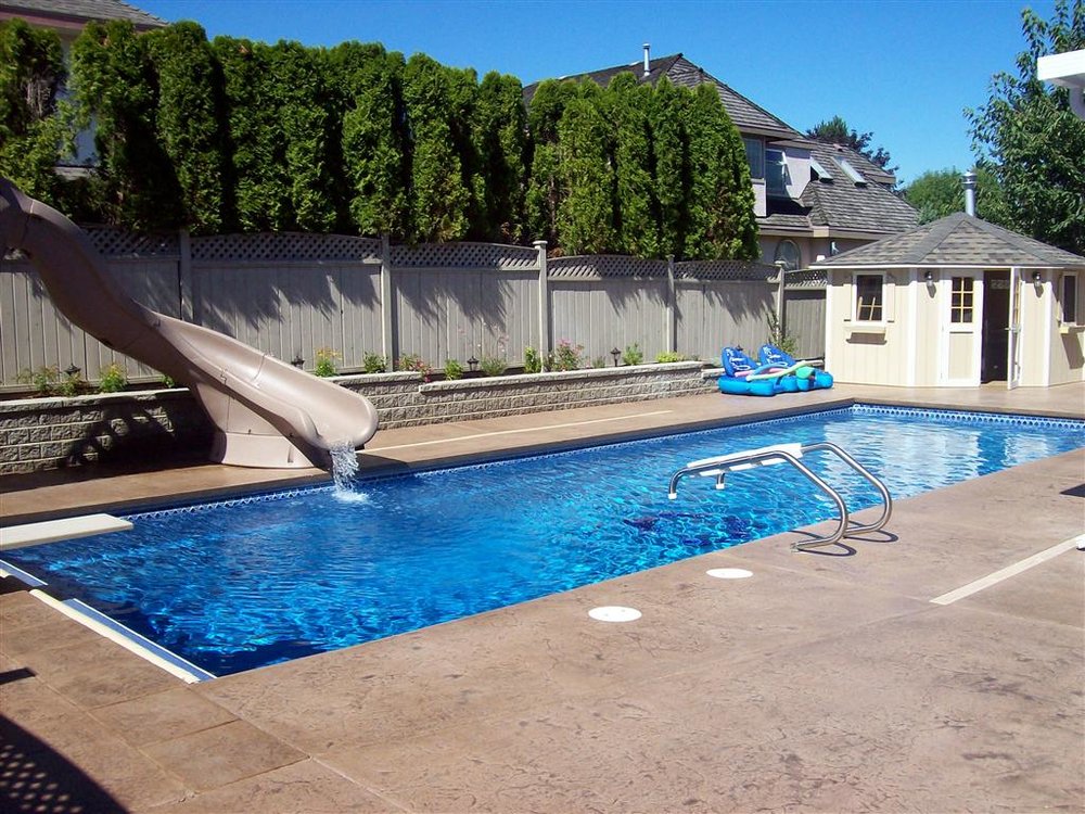 Inground fiberglass swimming pool