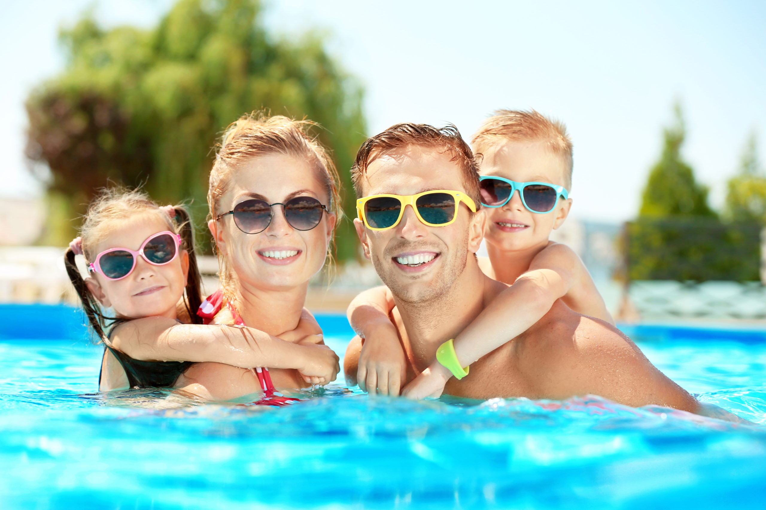 lounge family pool